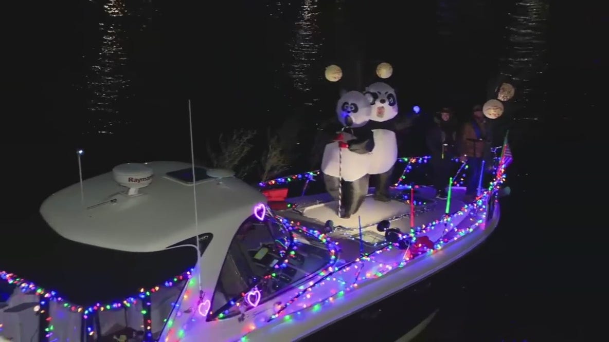 FULL VIDEO: Holiday Boat Parade at The Wharf
